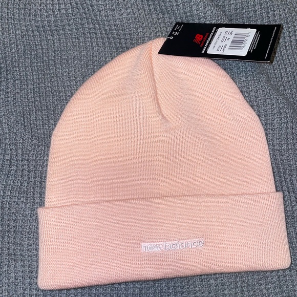 NWT New Balance Linear Logo Cuffed Beanie One Size Light Pink - Picture 9 of 16